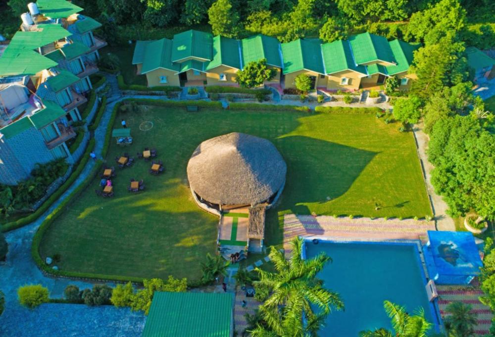 Clarissa Resort Holi Packages