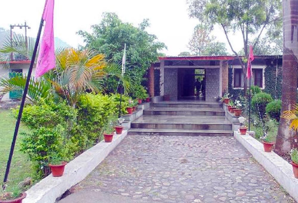 Corbett Roop Resort