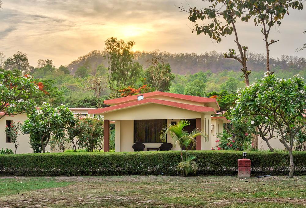 Fornt View Pagoda Manu Maharani