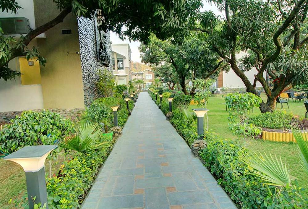 Out Door View Maulik Mansion Resort