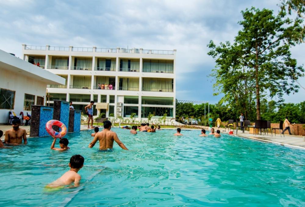 Swiming Pool Winsome Resort