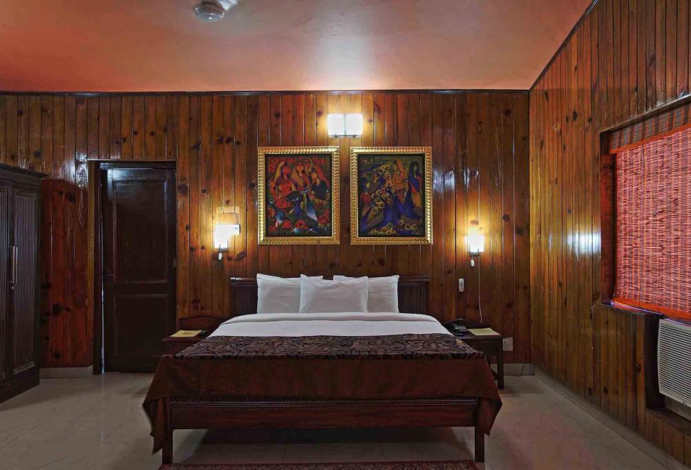 Corbett Riverside Resort In Jim Corbett