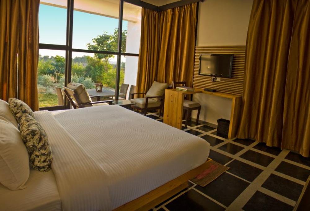 The Golden Tusk Country View Suite