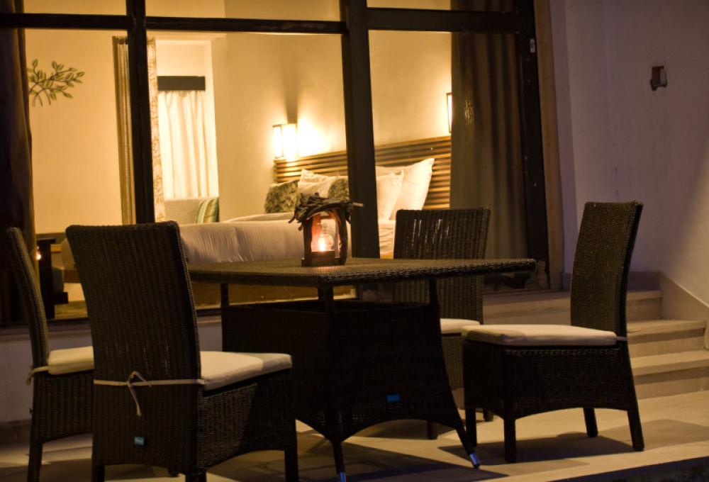 The Golden Tusk Country View Suite