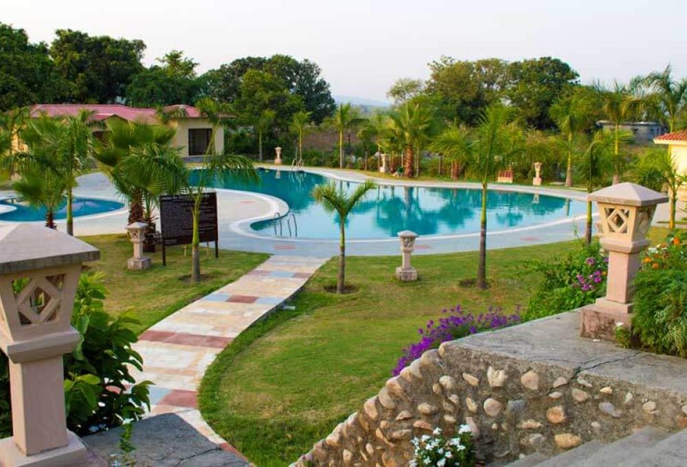 Nadiya Parao Resort swimming pool