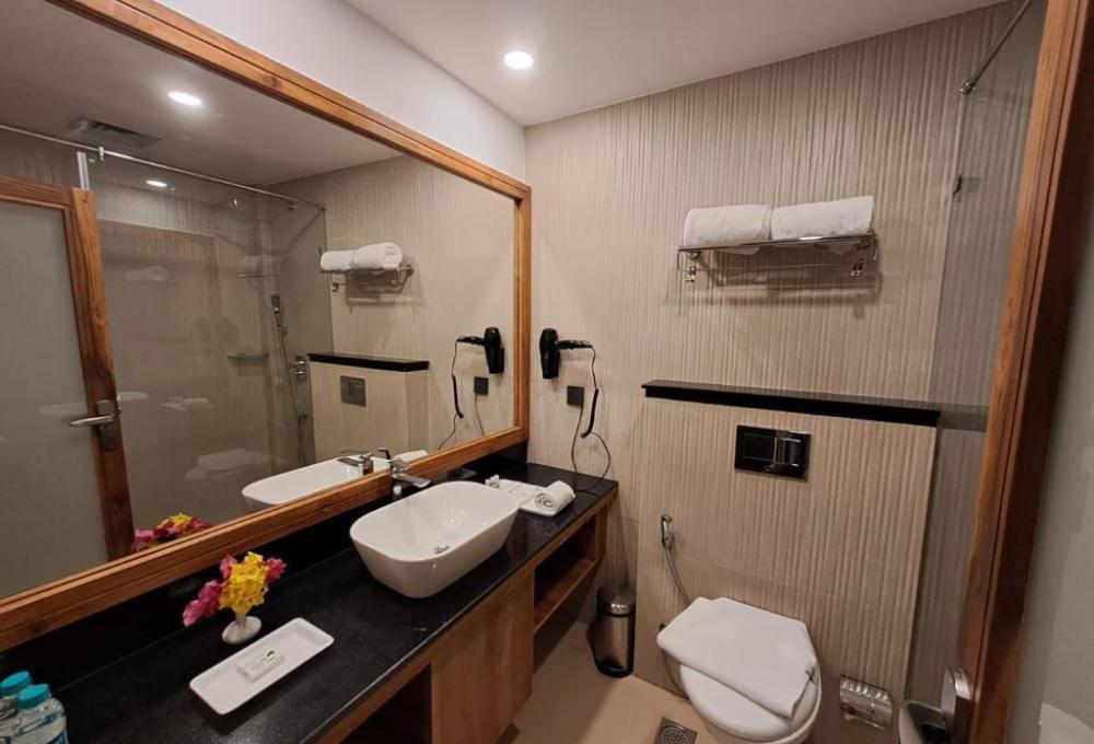 Corbett Aamod Resort & Spa Washroom