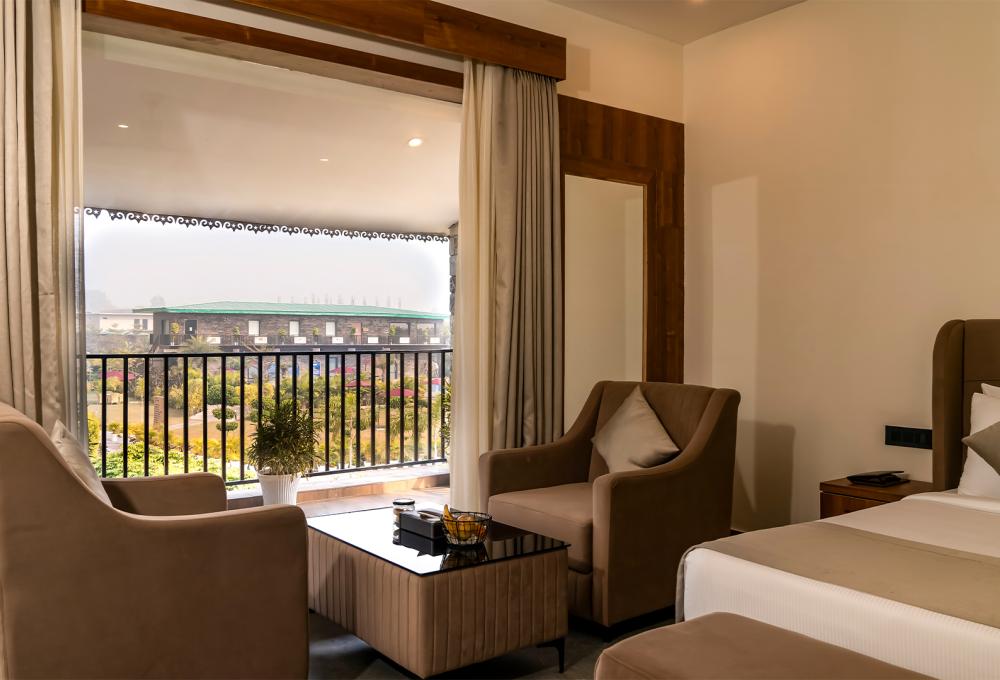 Corbett Elegant Retreat Superior Room