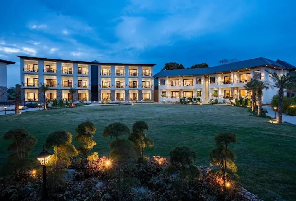 Corbett Elegant Retreat