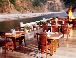 Riverside Resorts in Jim Corbett 