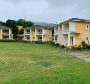 Lemonwood Riverside Resort