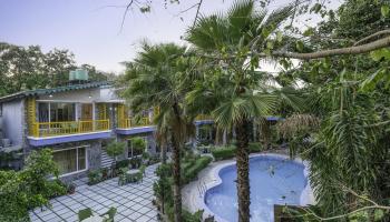 1 Night Package with Safari