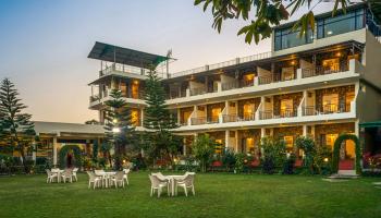 2 Night Package Dee Fellows-River Side Resort