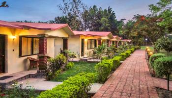 2 Night Package Manu Maharani Resort