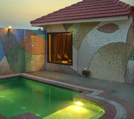 Deluxe Luxury Cottage with Private Swimming Pool