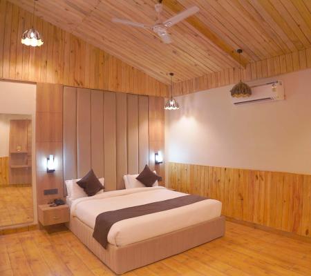 Moonlight Jacuzzi Room